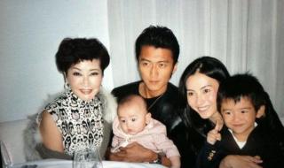 张柏芝与二儿子合照 张柏芝与二儿子合照